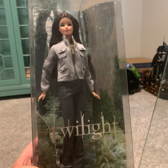 Twilight Barbies - Picture 3 of 14